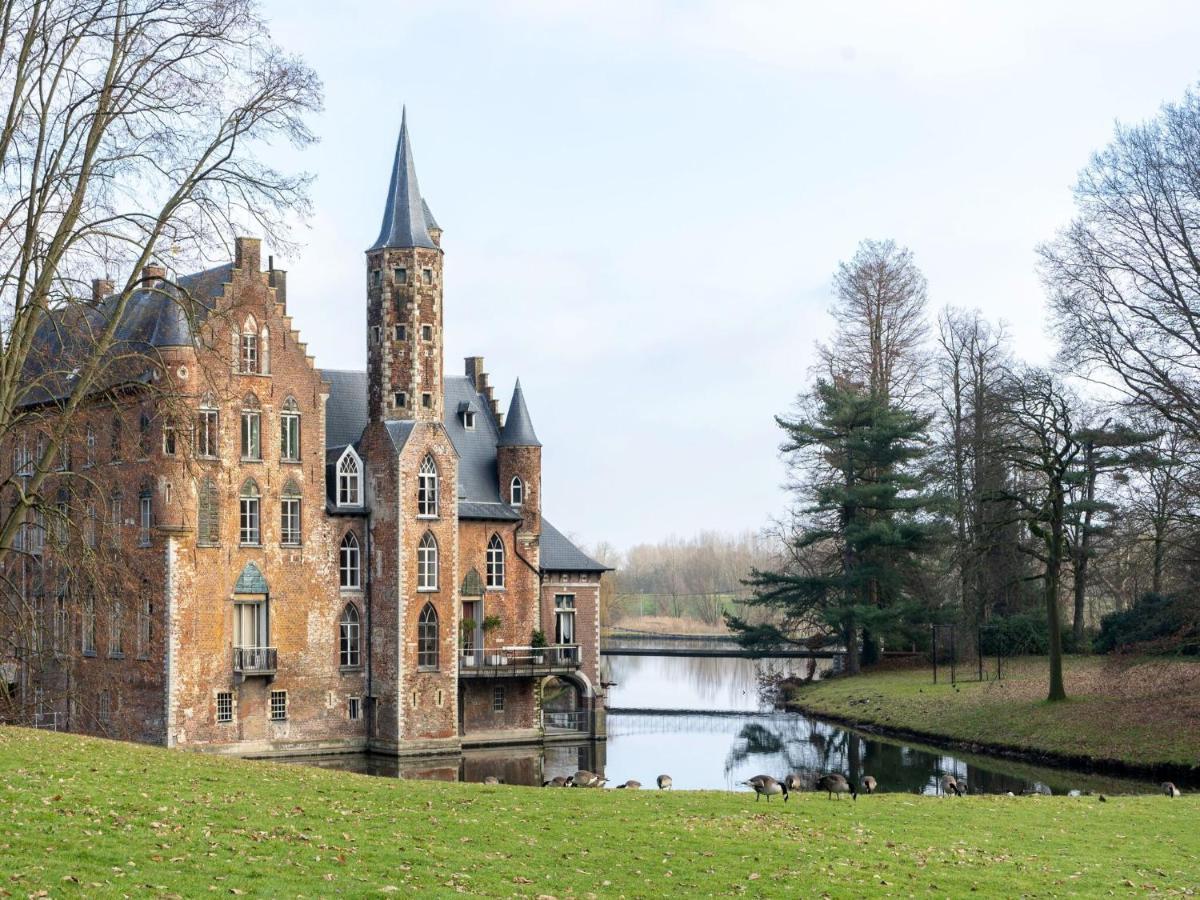 Apartment In Kruibeke At Wissekerke Castle 외부 사진